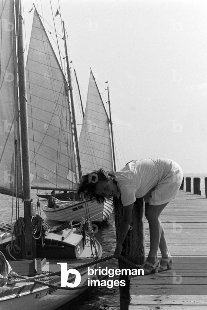A summer day at the Baltic Sea, Germany 1930s (b/w photo)