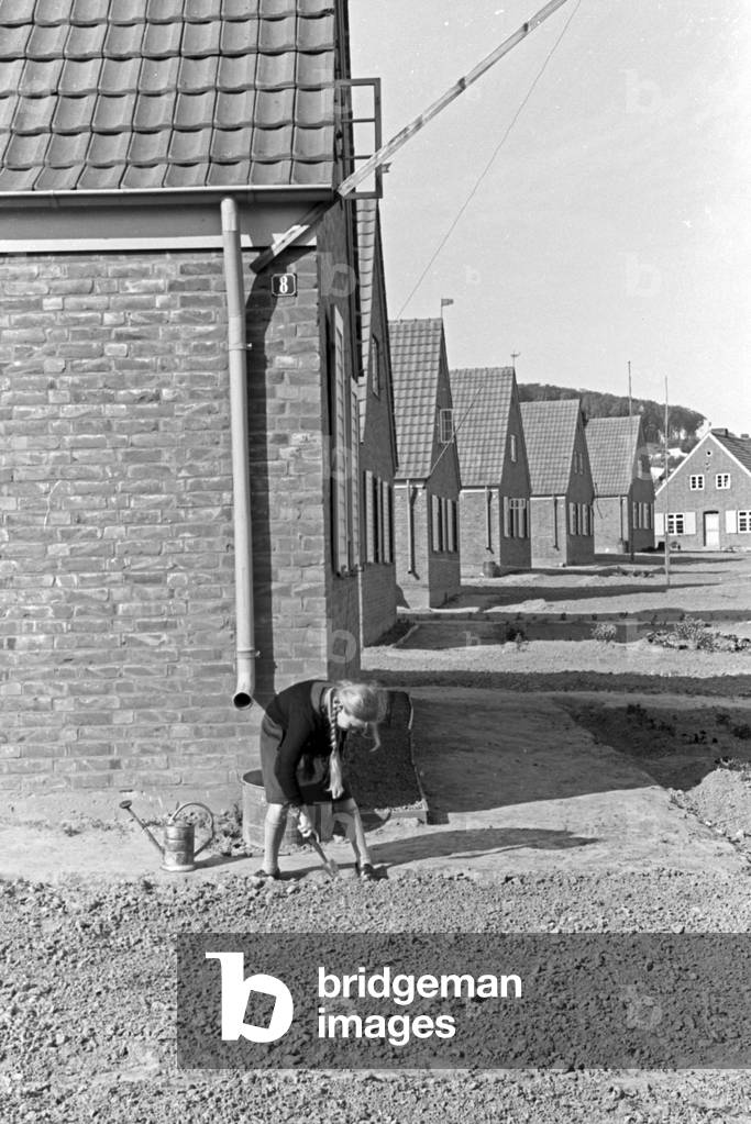 Fisherman's huts at Hela in East Prussia, Germany 1930s (b/w photo)