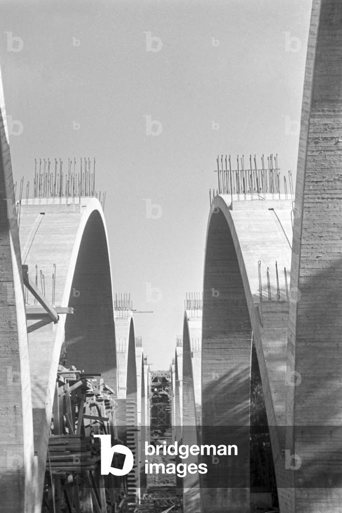 Construction of the motorway bridge near Stuttgart, Germany 1930s (b/w photo)