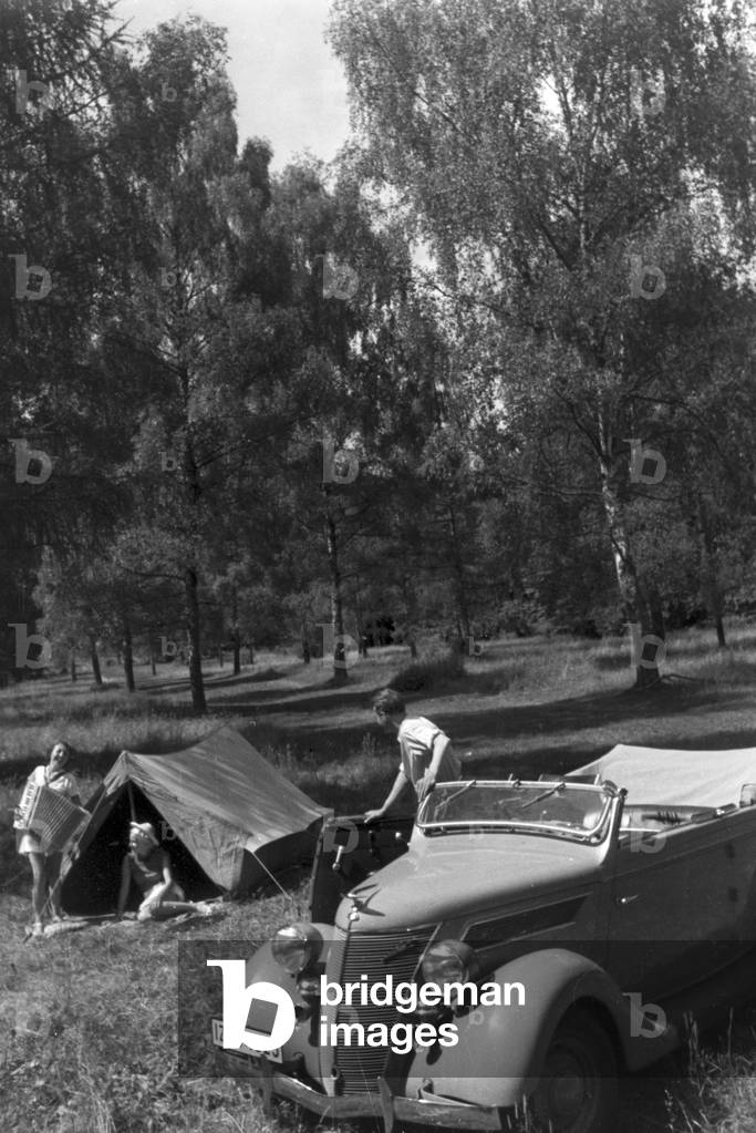 Camping near Marbach at Naab, Germany 1930 (b/w photo)