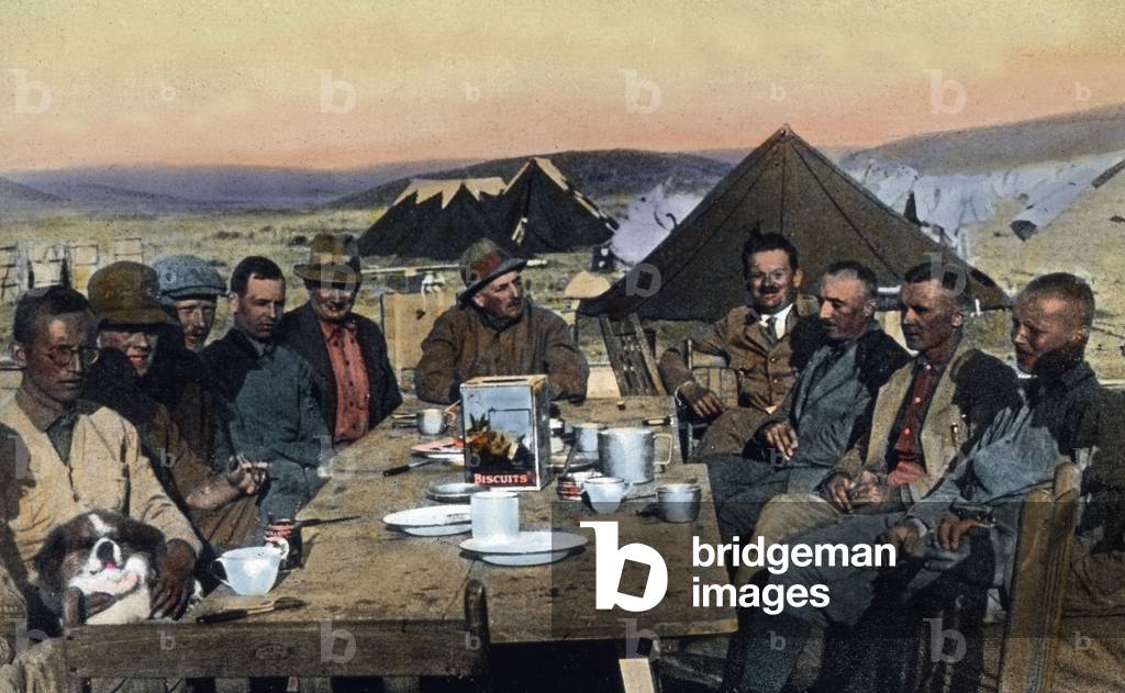 Sven Hedin and his friends from the expedition have dinner
