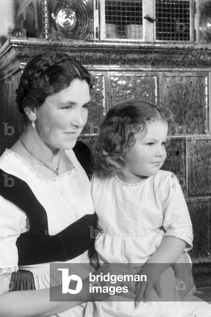Traditional garbs in Bad Tölz, Germany 1930s (b/w photo)