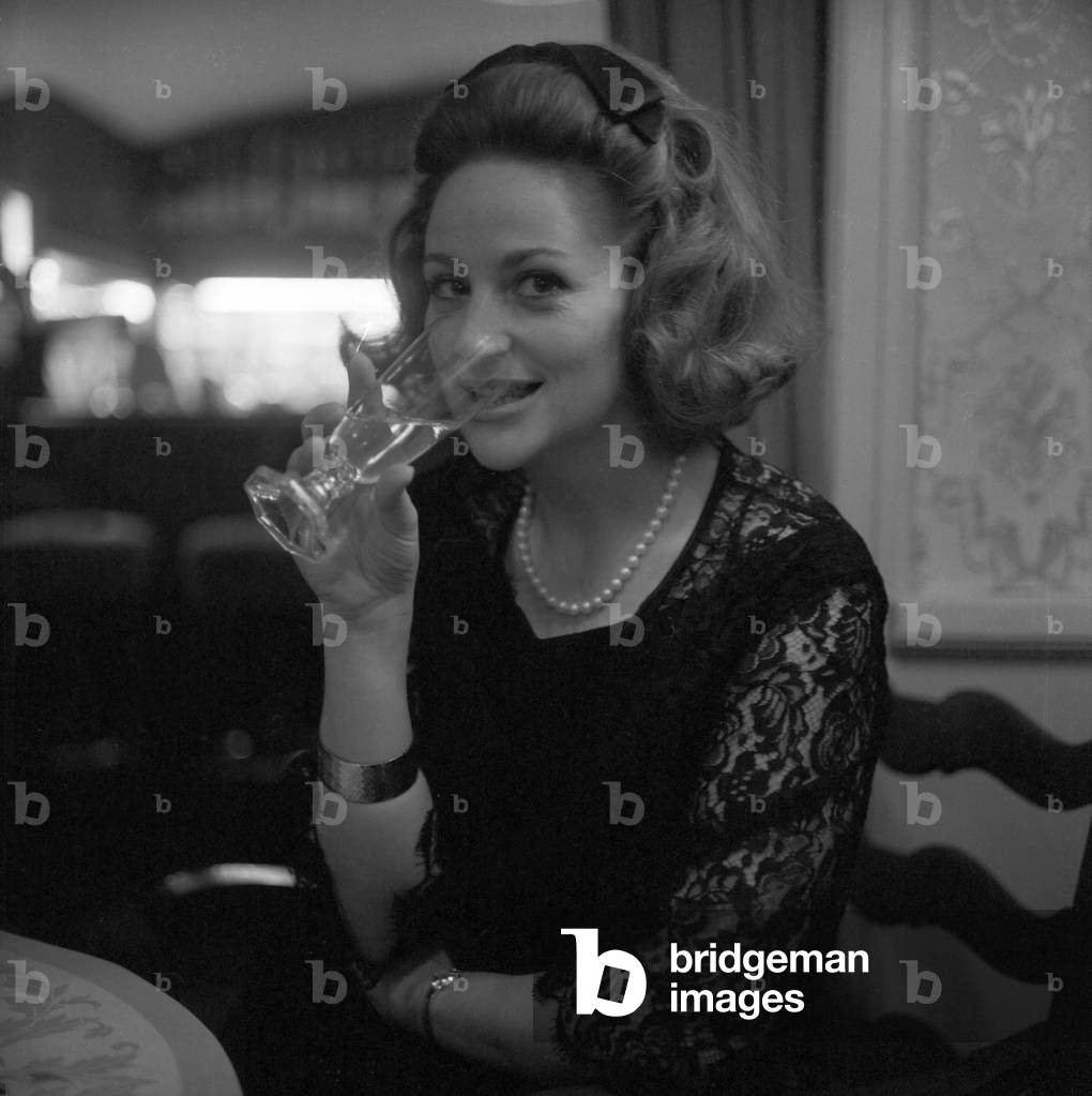 German actress and singer Undine von Medvey, ca 1957