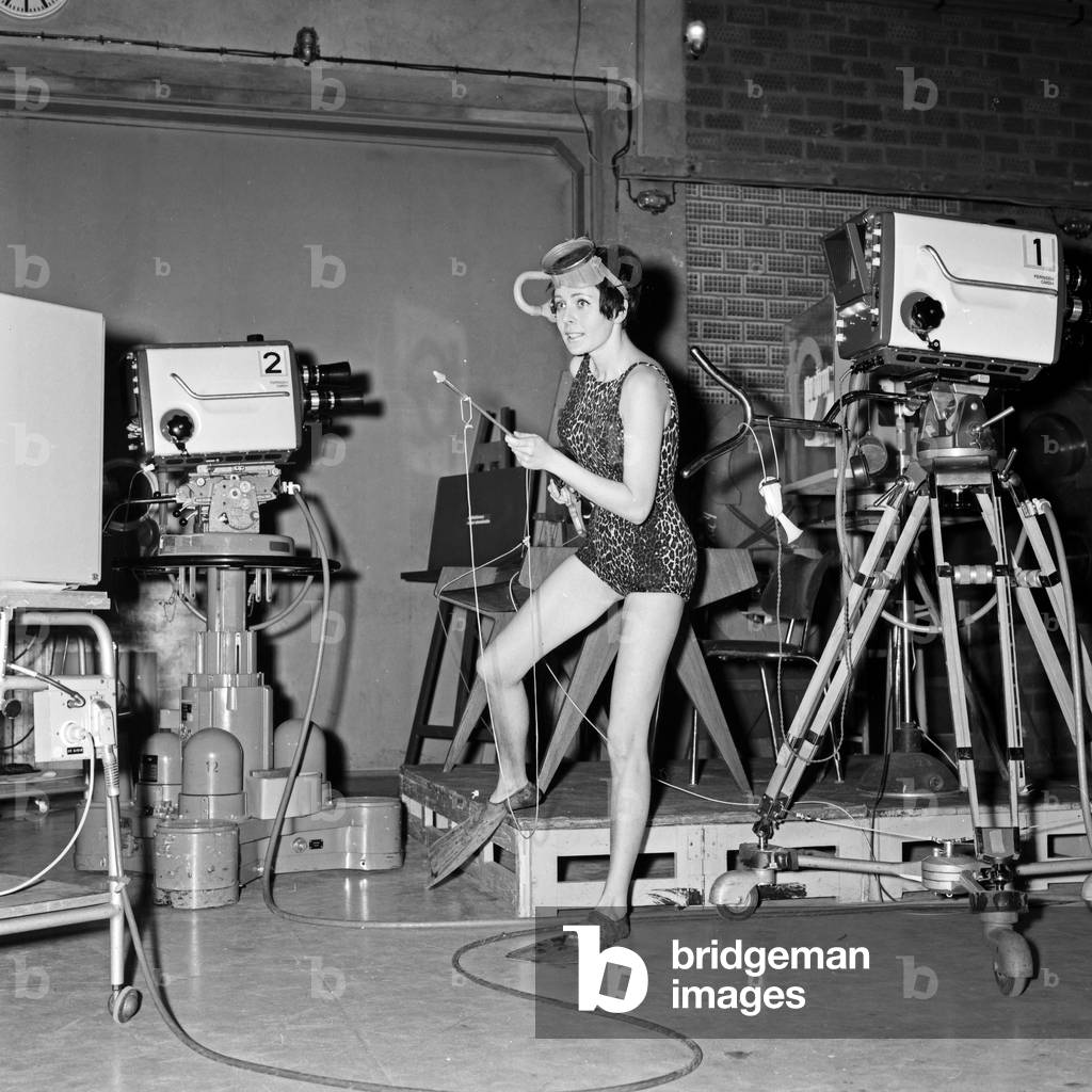 German TV presenter, author and screen writer Ann Ladiges wearing a diving suit, Germany 1960s