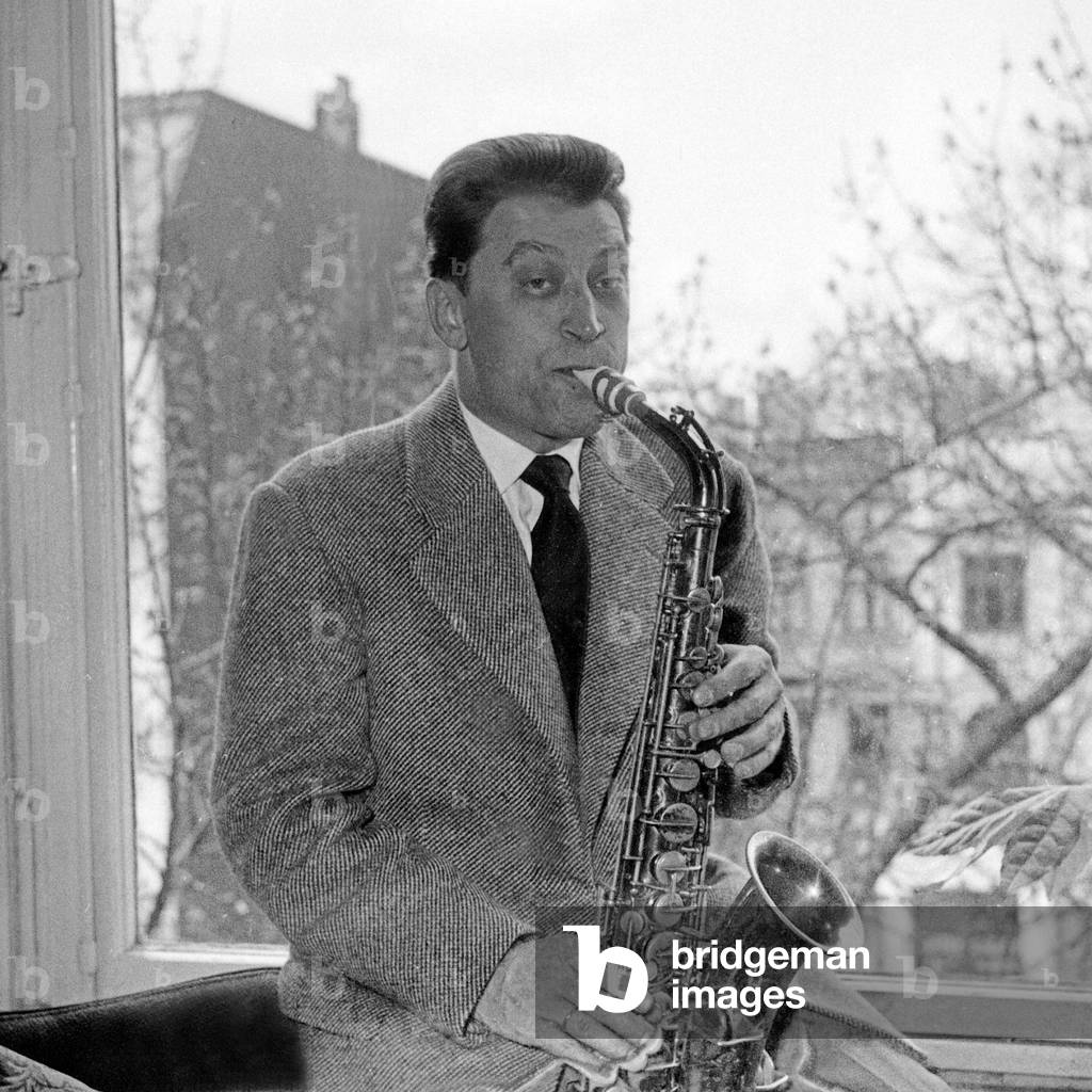 German clarinetist Hugo Strasser with his saxophone