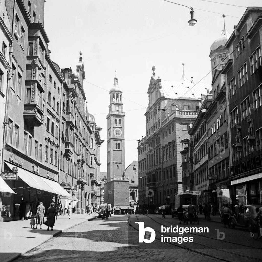 Perlachturm tower at the inner city of Augsburg, Germany 1930s (b/w photo)