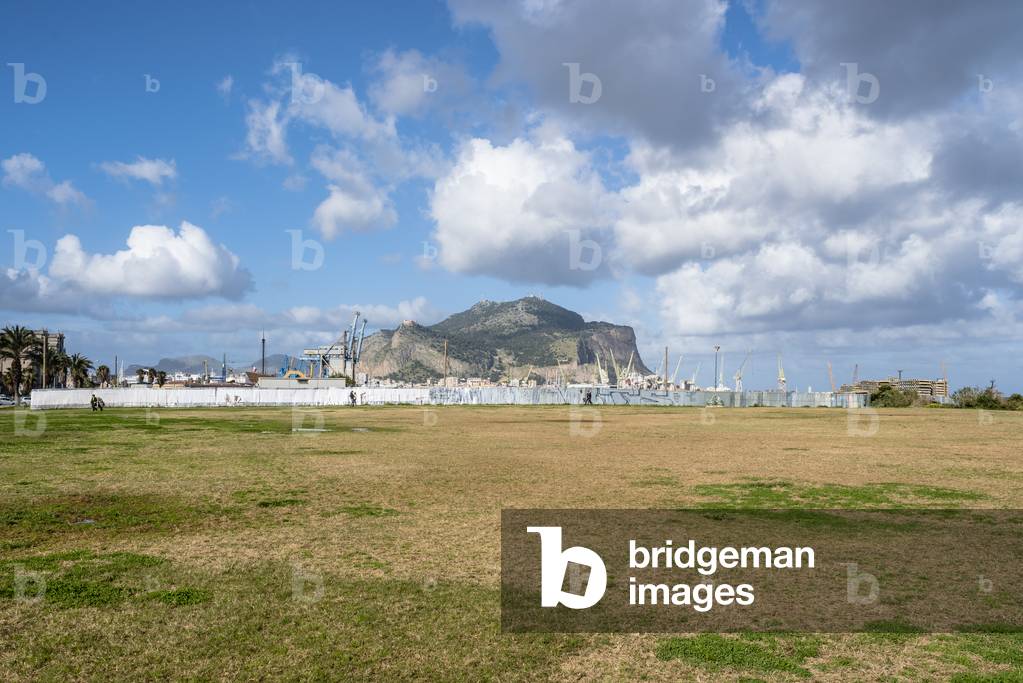 A view of Palermo's harbour and Monte Pellegrino, Palermo, Sicily, Italy, 2015 (photo)
