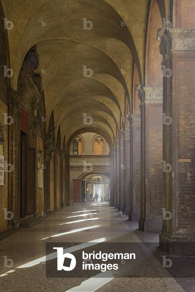 Via Galliera, Bologna, Italy (photo)