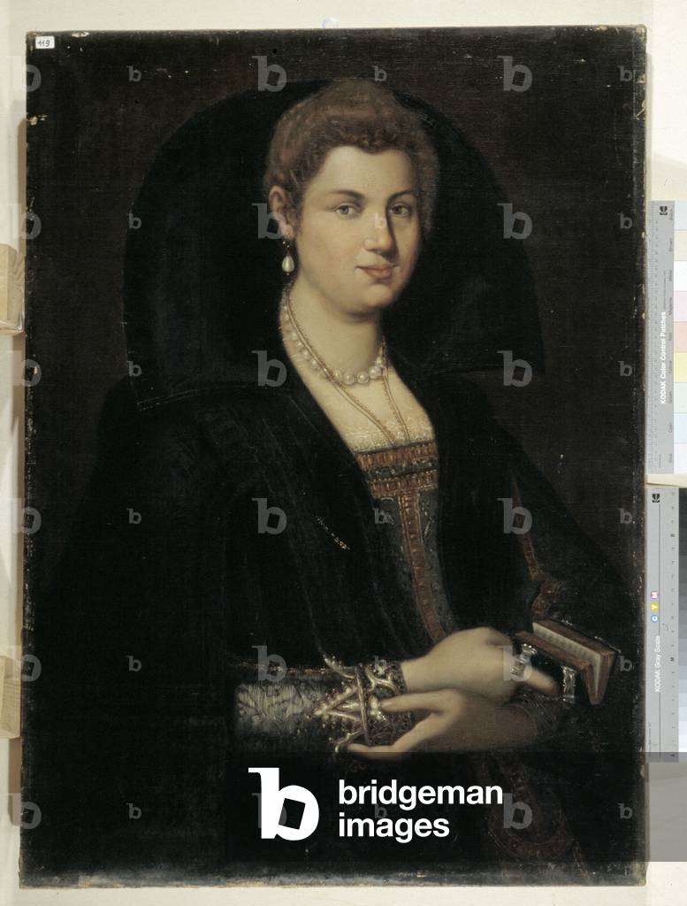 Princess of Ferrara (Ferrara). Copy of Titian's painting by Autrusto Valli (1867-1945). Museo Civico, Modene.