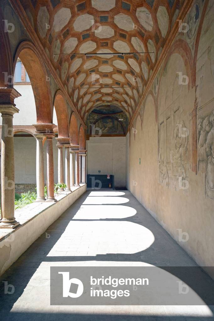 Small cloister of St. Peter, Reggio Emilia, Emilia-Romagna, Italy (photo)