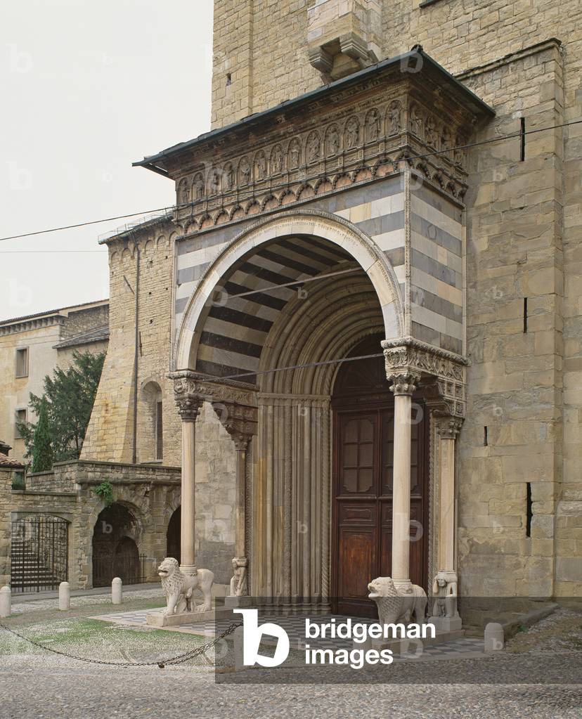 Right transept porch, Santa Maria Maggiore, Bergamo (photo)
