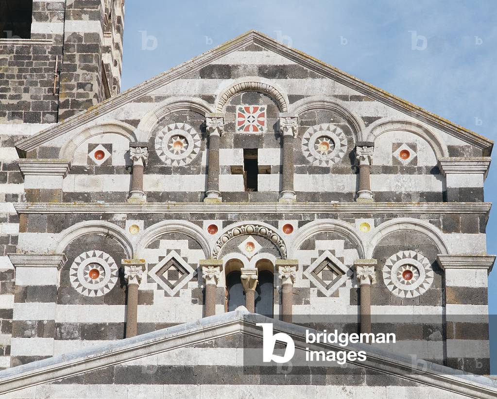 Detail of the Basilica di Santa Trinita, Saccargia (photo)