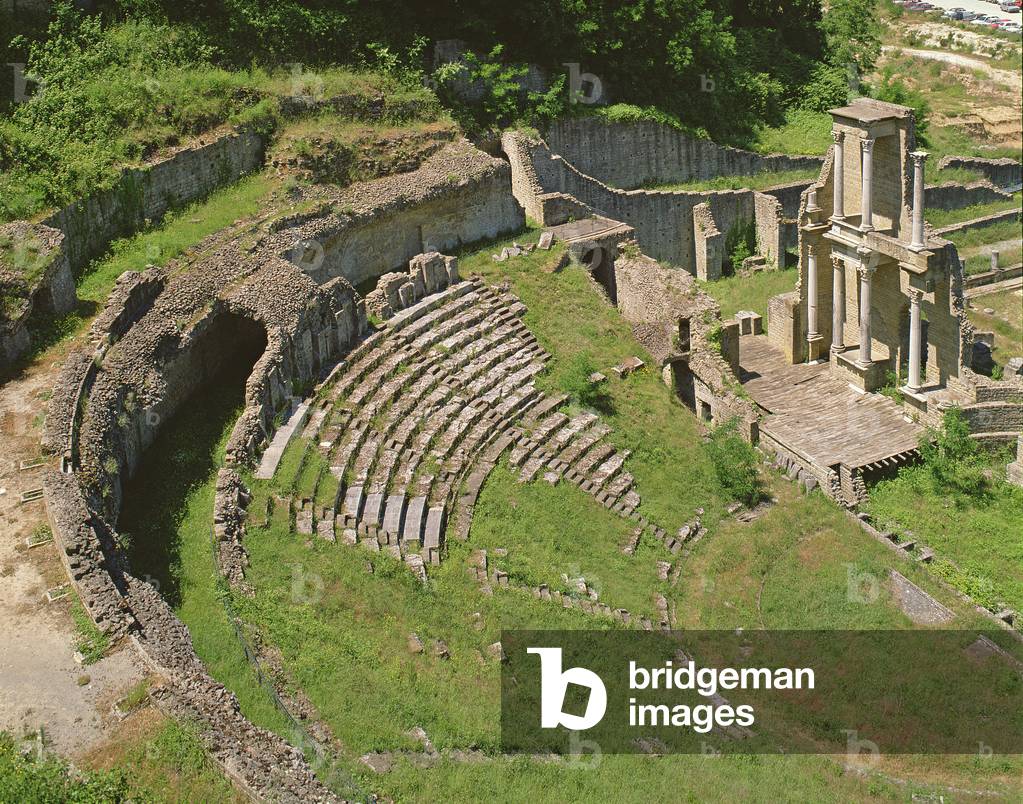 Roman Theatre, Volterra (photo)