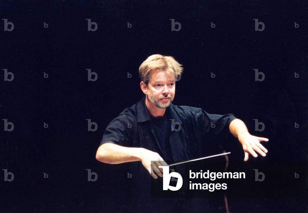 Jukka-Pekka Saraste conducting with