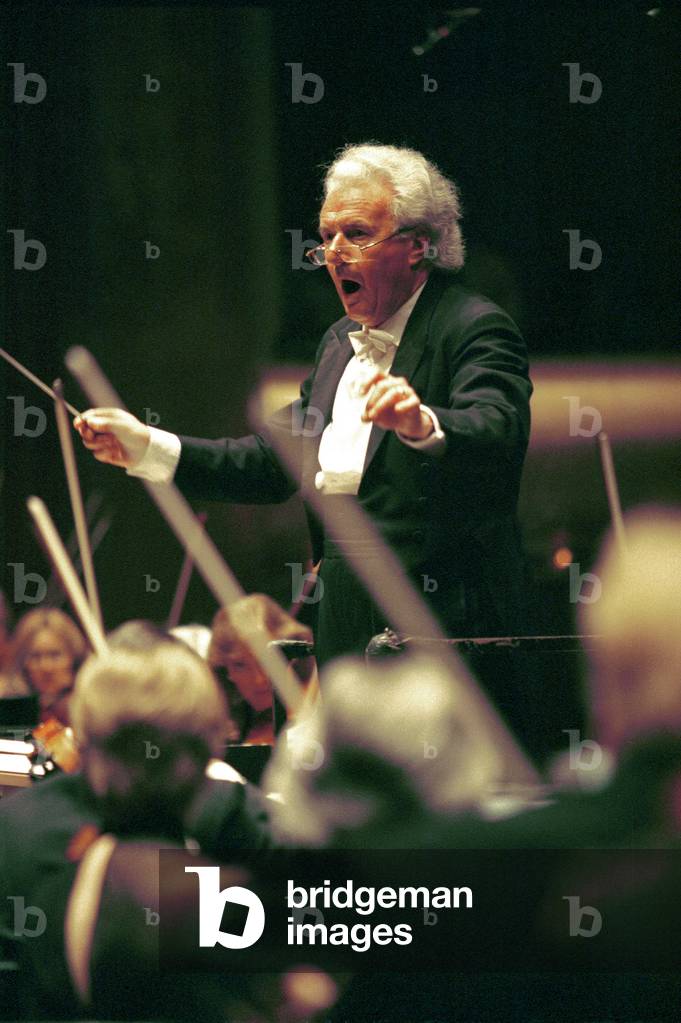 Sir Colin Davis conducting