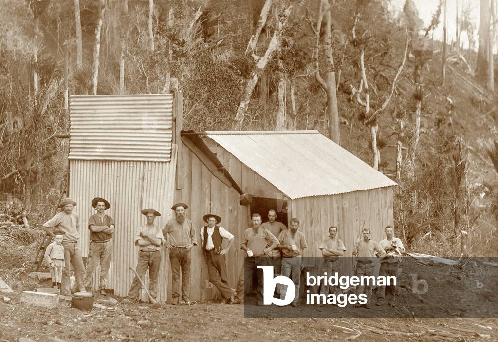 Bushman's hut, c.1900 (sepia photo)