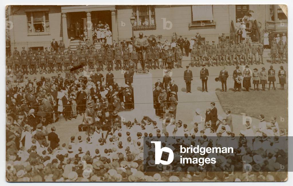 Unveiling the war 1914-1918 memorial, Euston Place, Leamington Spa. 1919