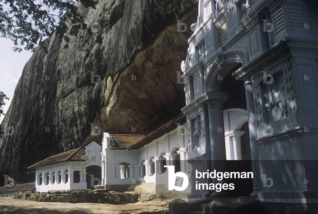 Entrance to the Great Cave Temple (photo)