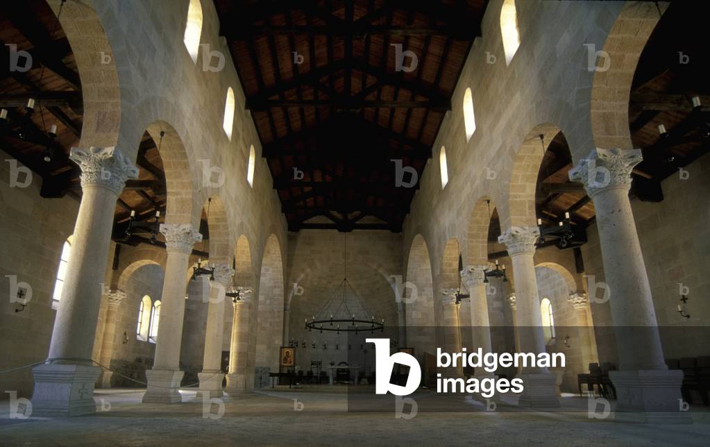 Interior of the church (photo)