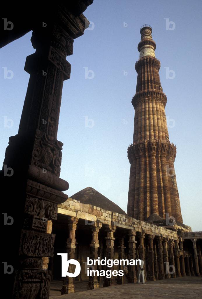 Qutub Minar, Delhi, India (photo)