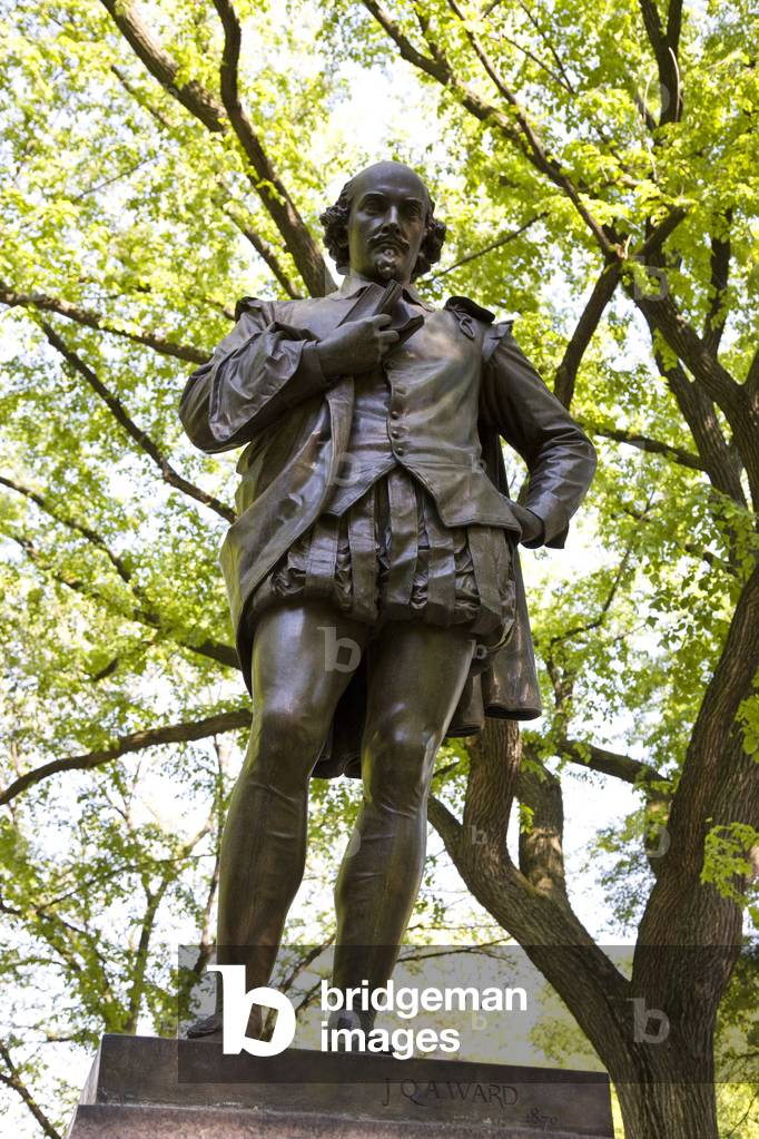 Shakespeare statue at South Quadrant in Central Park, New York (photo)