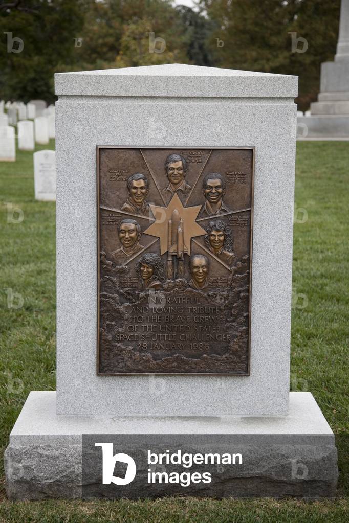 Arlington National Cemetery - the Challenger memorial (photo)