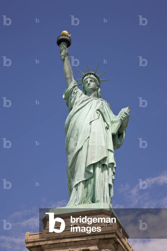 Statue of Liberty on Liberty Island (photo)
