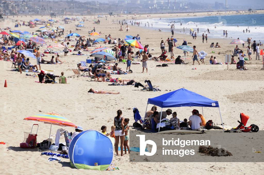 Beach scene on Venice Beach in the Venice area of Los Angeles (photo)
