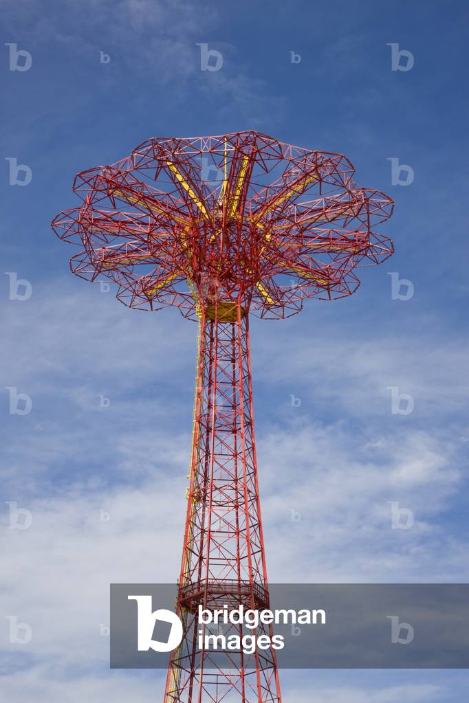 The Parachute Jump at Coney Island in Brooklyn (photo)
