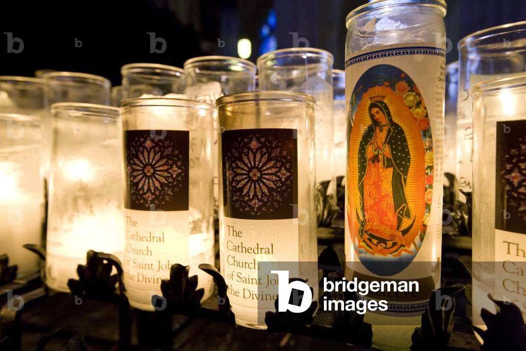 Candles in the Cathedral Church of St John the Divine (photo)