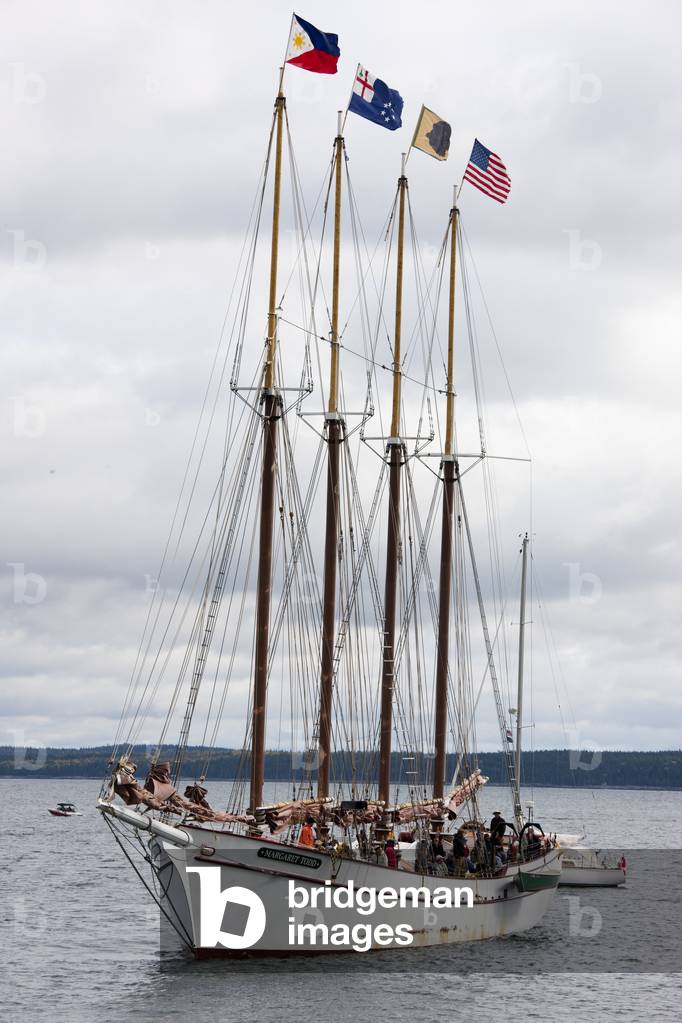 A sailing boat on coming in to land in Bar Harbor, Acadia National Park, Maine, USA (photo)
