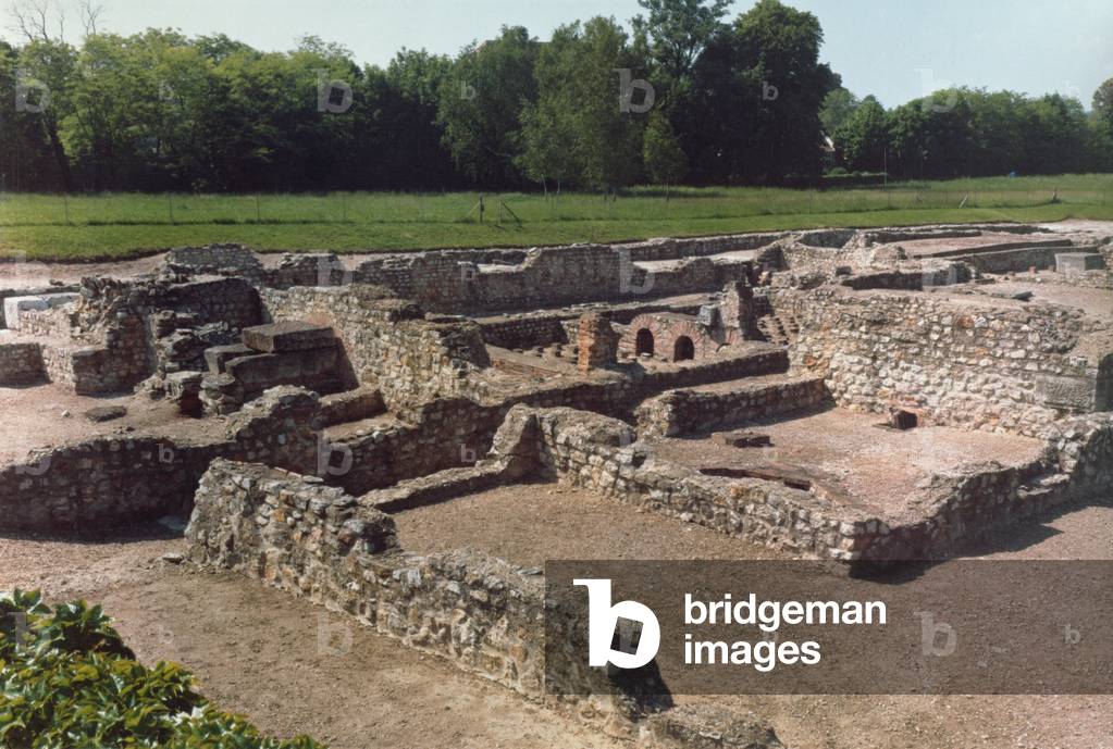 View of the Roman legionary fortress ruins, mainly 3rd century AD (photo)