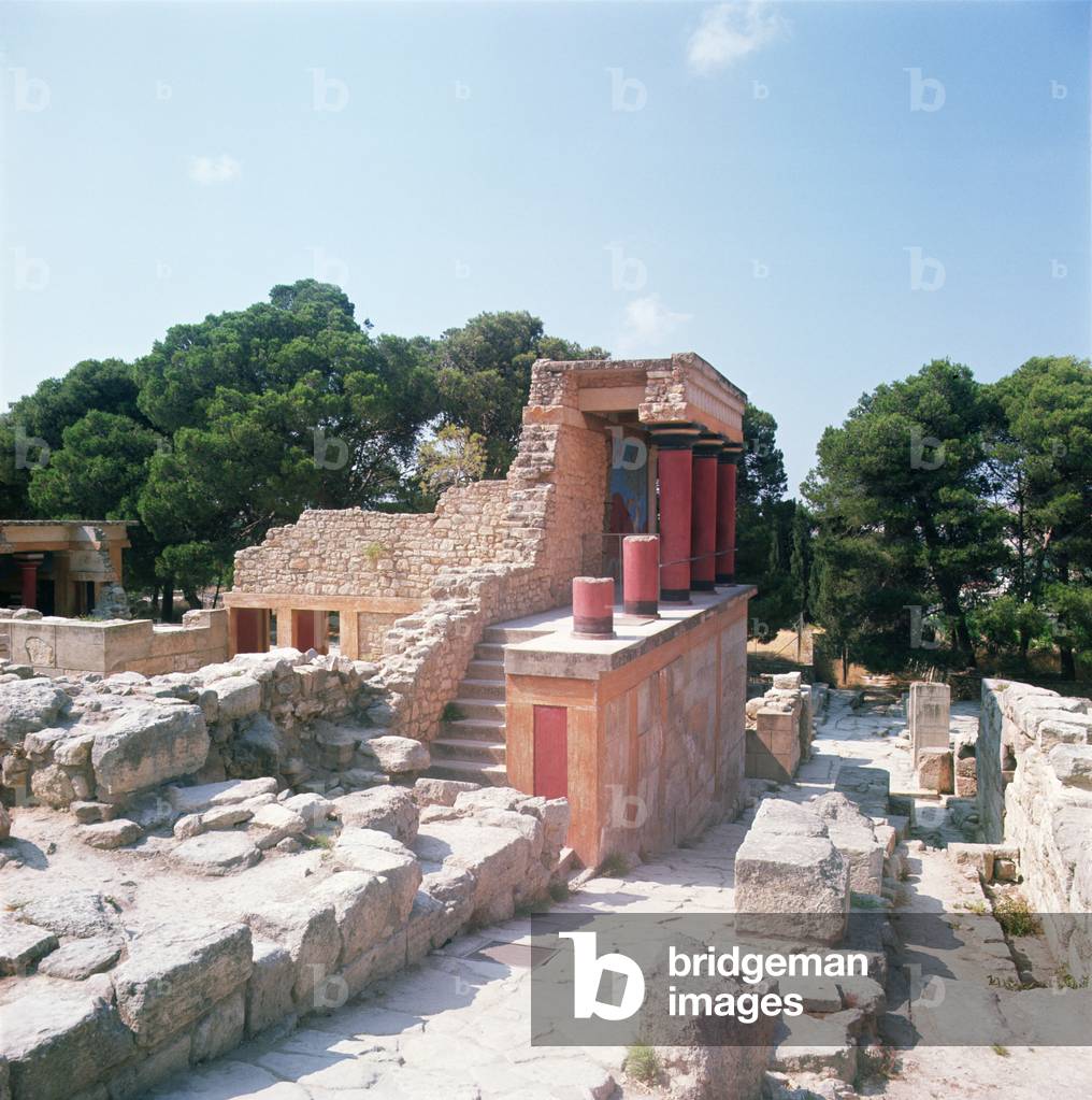 View of the royal residential apartments, Palace of Minos, Minoan, 3rd-2nd century BC (photo)