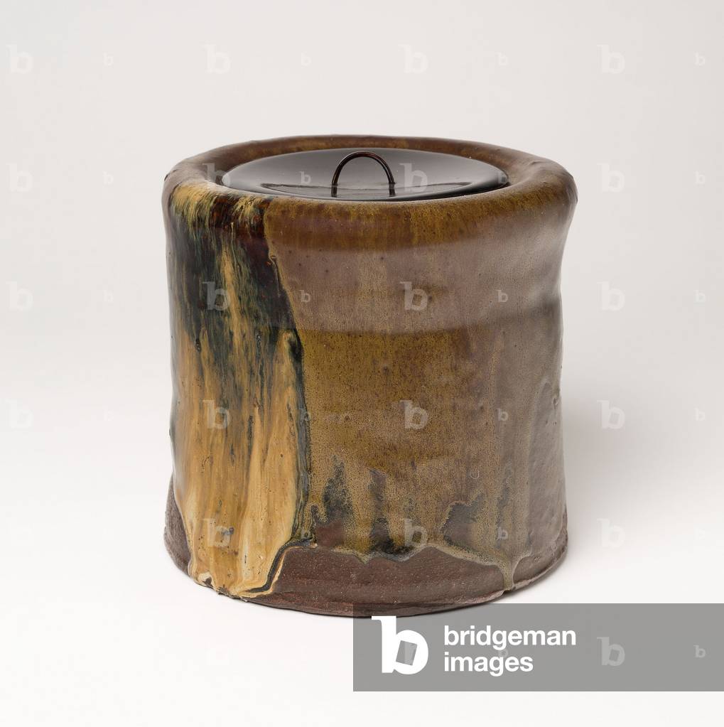 Satsuma-Ware Water Jar (Mizusashi) (glazed stoneware with lacquer lid)