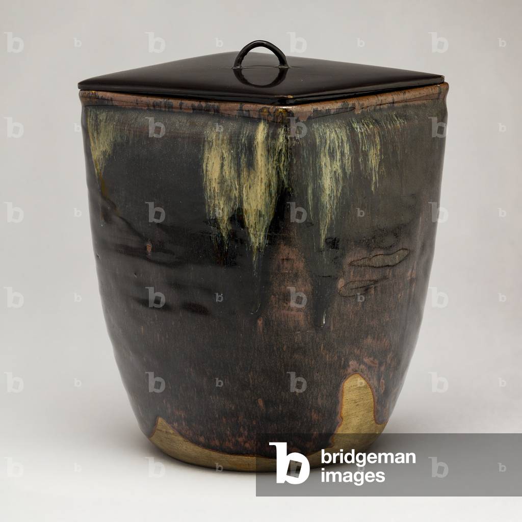 Takatori-Ware Water Jar (Mizusashi) (glazed stoneware with lacquer lid)