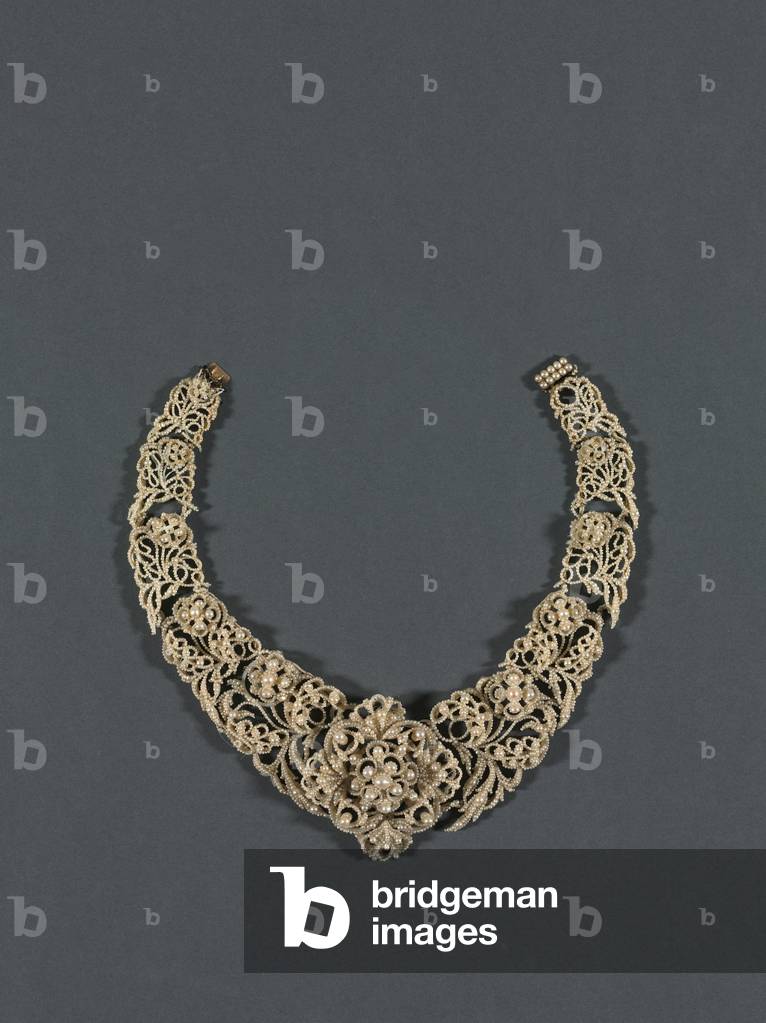 Necklace (Parure), c.1850 (seed pearl on mother-of-pearl)
