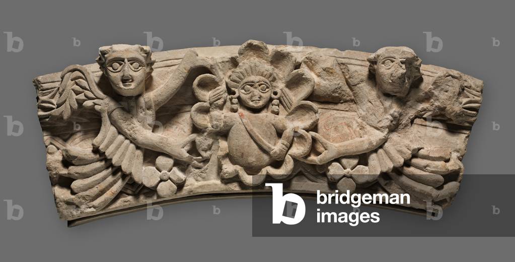 Keystone of an Arch: Female Bust within a Medallion Supported by Angels, 400s (limestone) 