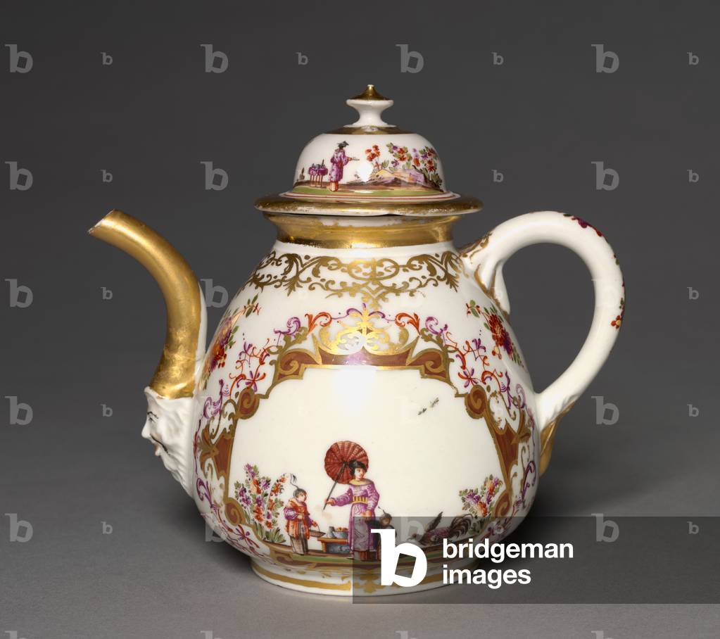 Tea Pot, Meissen Porcelain Factory, c.1723-24 (gilt porcelain)