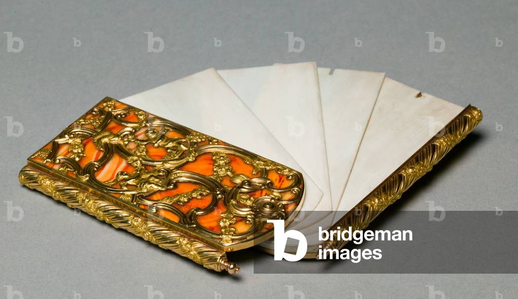 Writing Tablet (Aide Mémoire), c.1760-70 (gold, agate, gold-mounted pencils, ivory writing tablets, mirror, manicure set)
