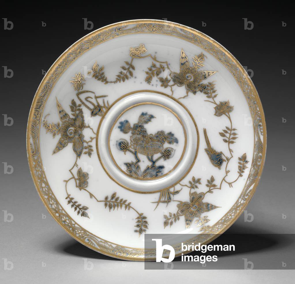 Covered Bowl and Dish (plate), manufacturer Meissen Porcelain Factory, Germany, 1730-1740 (gilt porcelain) 