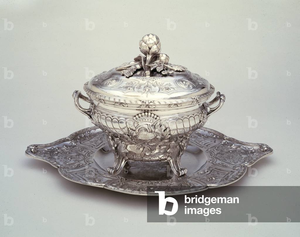 Tureen on stand, 1787 (silver)