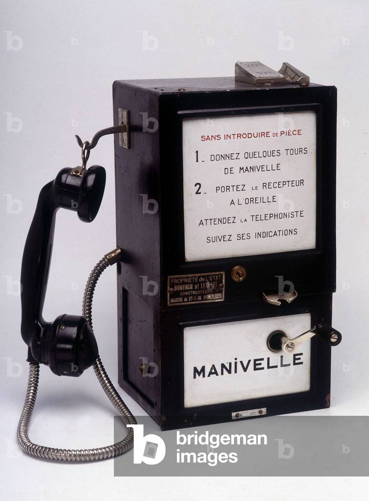 Taxiphone Dunyach and Leclert, 1924: Public telephone a crank (publiphone) of the company Taxiphone.