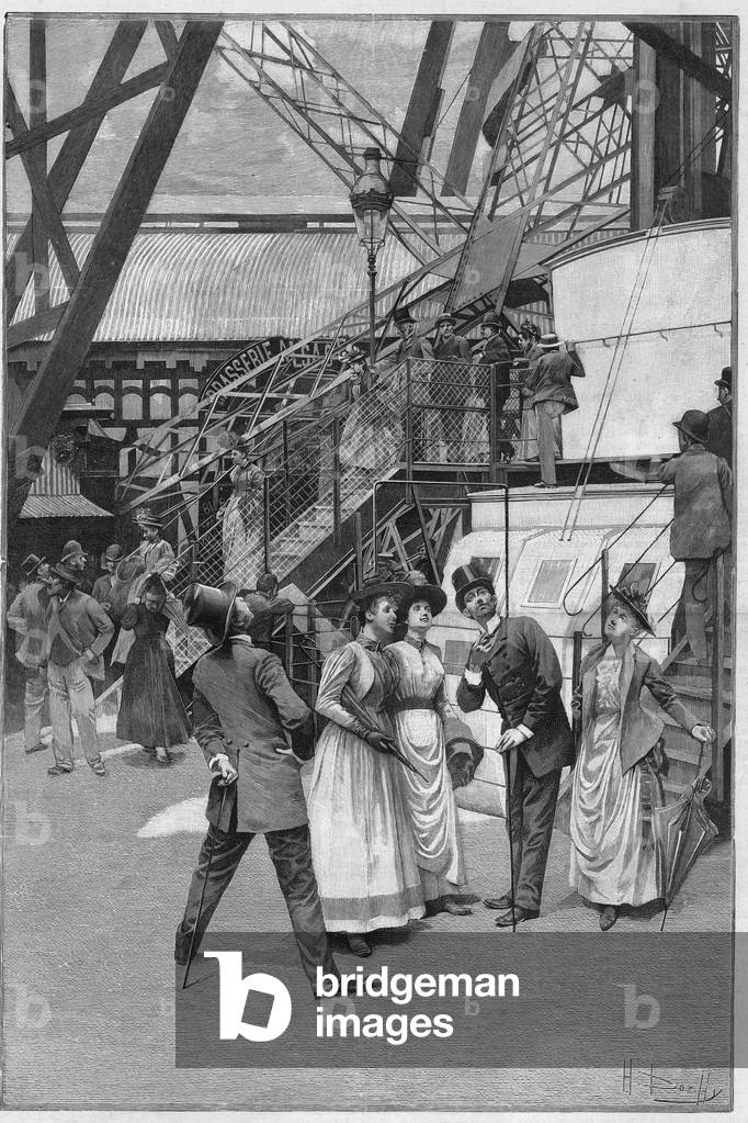 Touristes pres de l'ascenseur de la premiere plateforme de la Tour Eiffel a Paris, 1889. Gravure in 