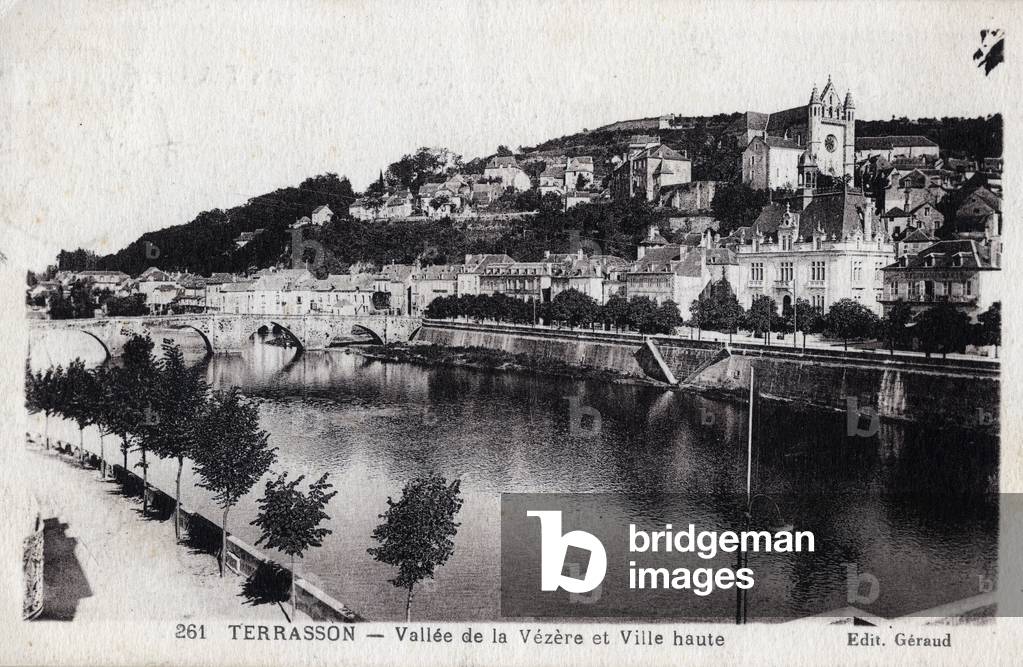 Vallee de la Vezere and Upper Town, Terrasson (Terrasson Lavilledieu), Dordogne - 1910s, postcard. France, 20th century.