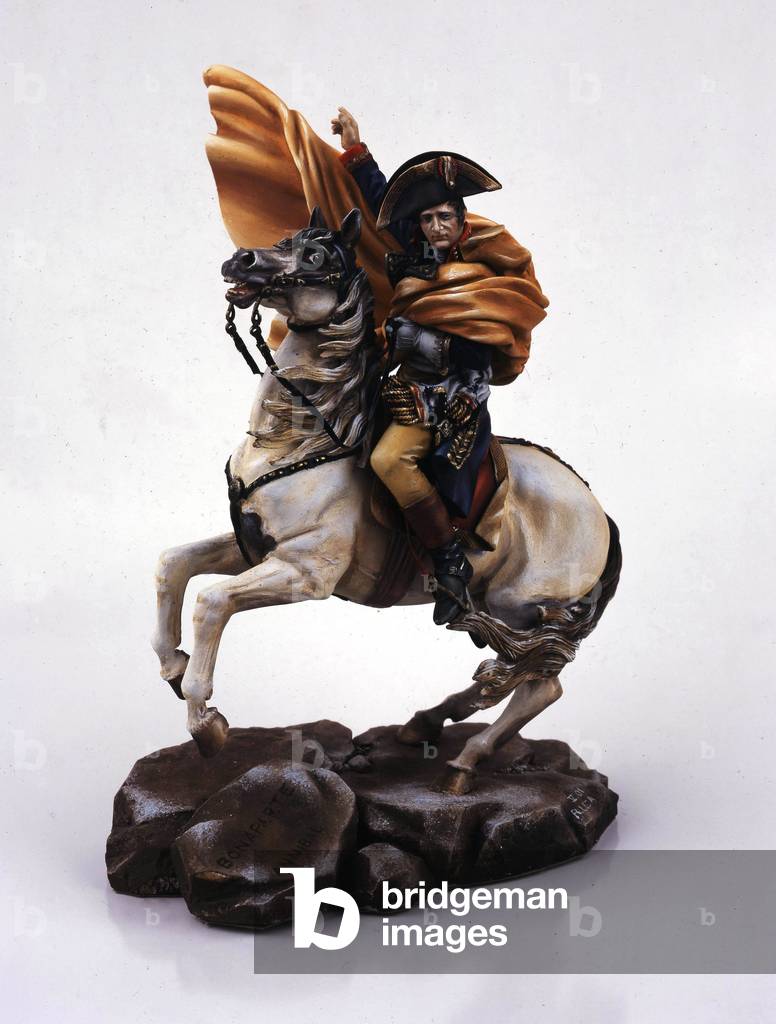 Figurine depicting Napoleon I Bonaparte on his horse - Lead Statuette.