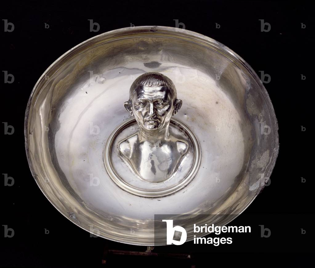 Immagine di Manufatto "Piatto con all'interno il busto di un uomo", 01st Secolo di Roman