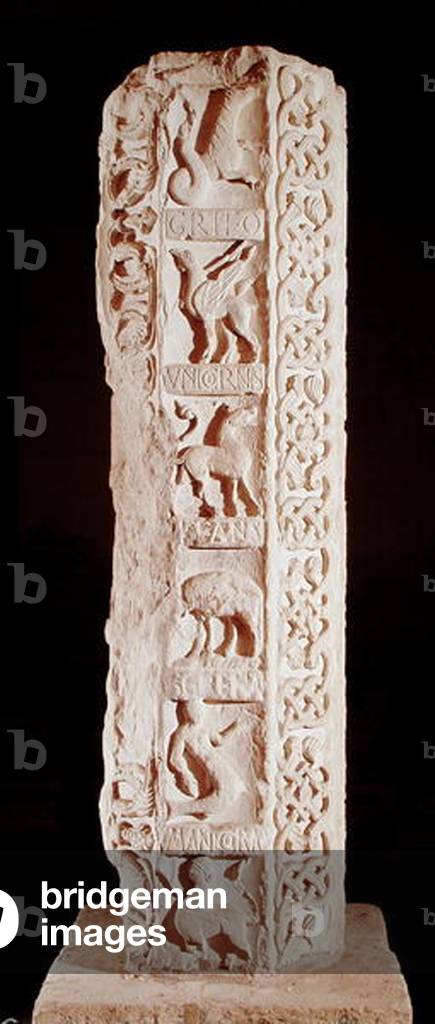 'Calendrier de Saison' pillar depicting fantastical animals (stone)