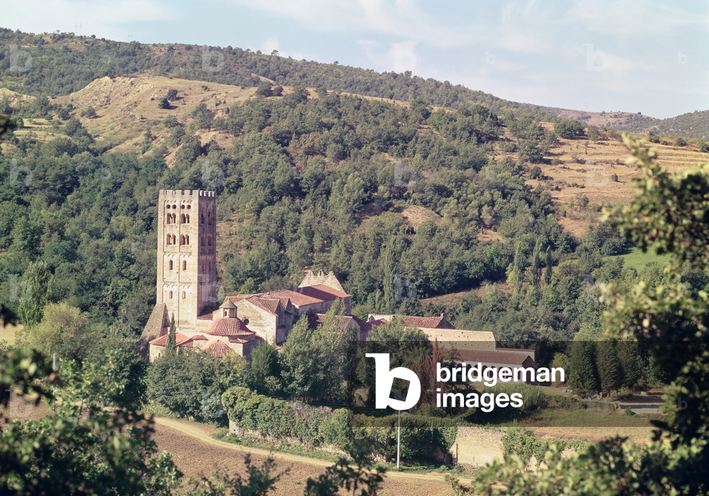 View of the Abbey of Saint-Michel-de-Cuxa and the church tower (photo)