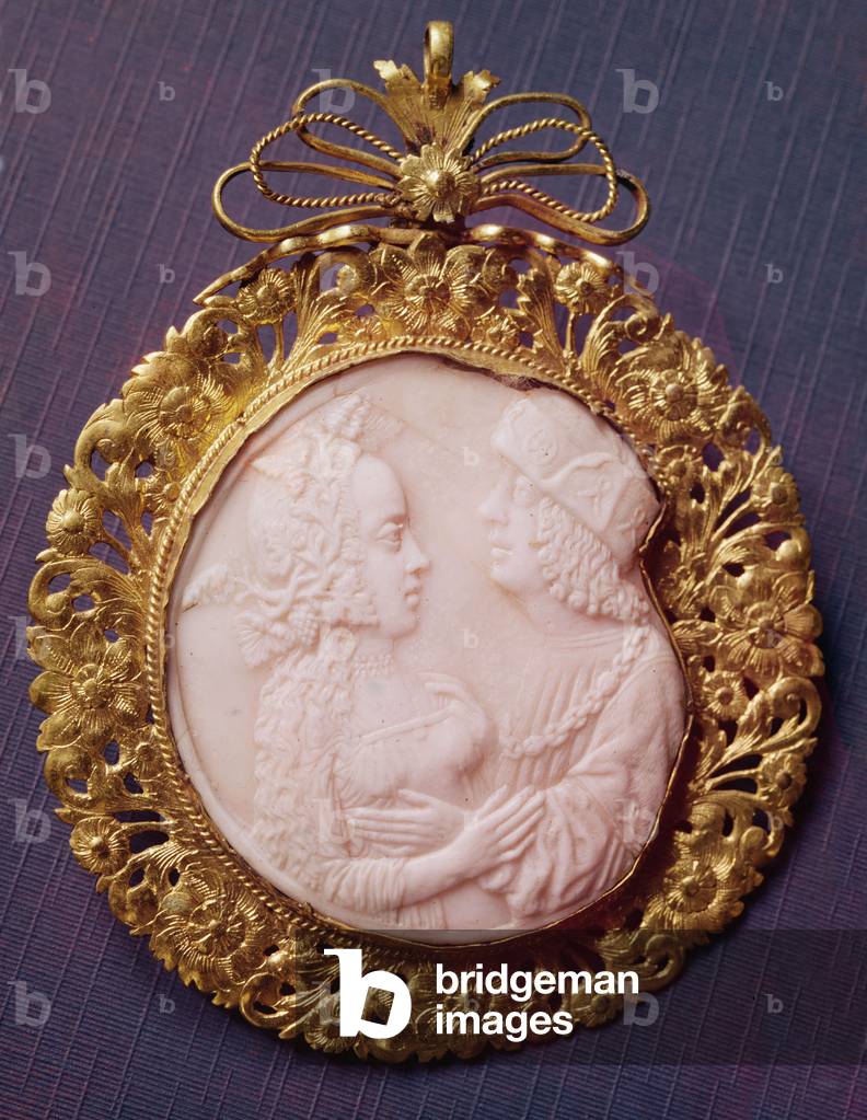 Cameo with two portraits (ivory & silverware)