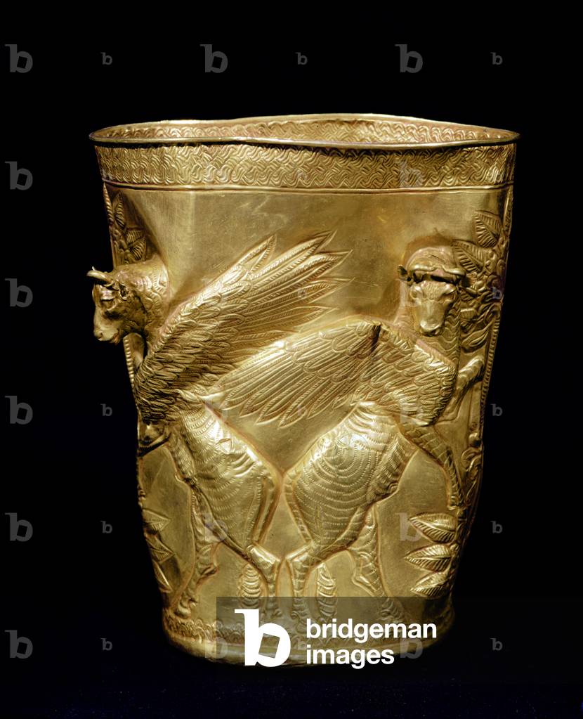 Beaker decorated with winged bulls flanking a tree, from Marlik, Iran, c.12th-11th century BC (gold) (see also 180379)